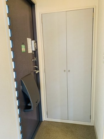 ディアス中津川　C の玄関