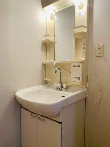 ディアス中津川　C の独立洗面台