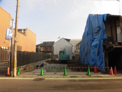 【外観】 | 大津市松本2丁目　石場駅徒歩2分の売土地 | 外観別角度、解体作業中