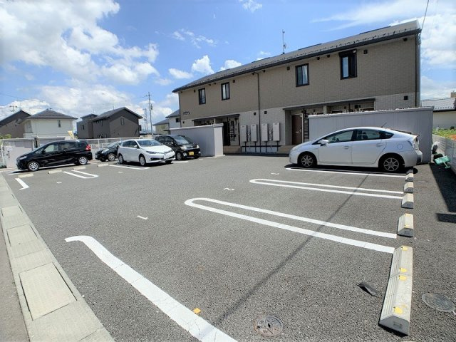 パークサイド向中野の駐車場