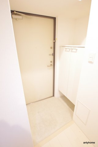 アプリーレ南森町　仲介手数料無料の玄関