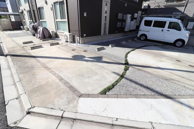 【駐車場】