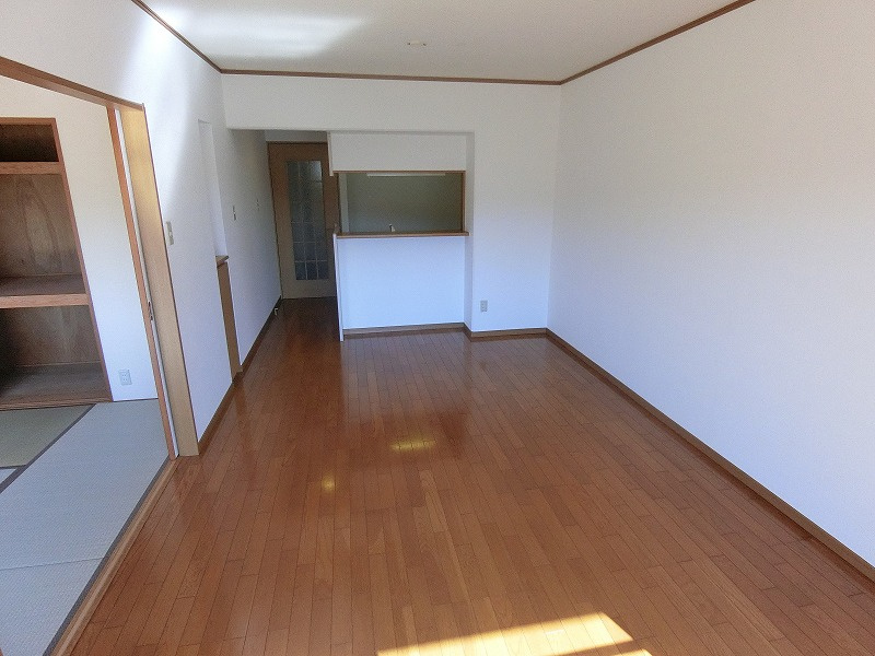 タモンズハートビレッジ　Aの居間・リビング|同建物　同タイプ　イメージ写真