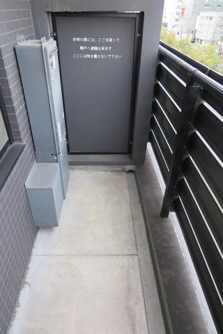 アーデンタワー南堀江のバルコニー