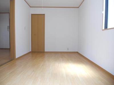 トゥー・ル・モンド京都五条の洋室|洋室７帖