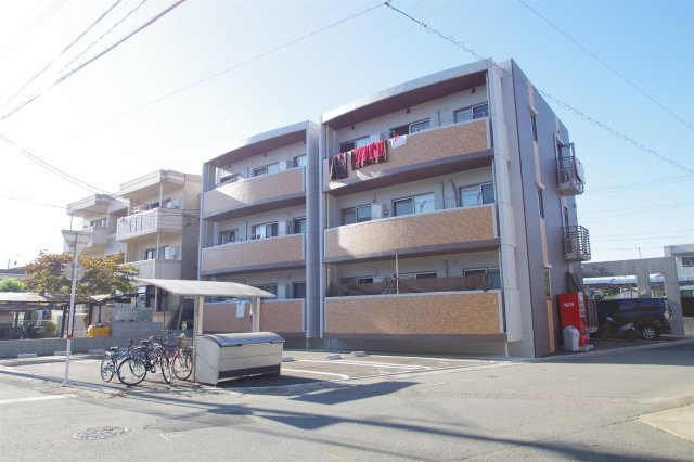 クロノス33沼山津の外観