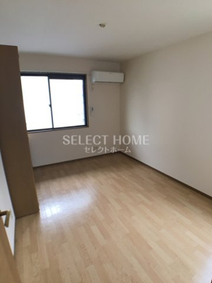 【寝室】 | マノウールＳＡＫＡＥ | 落ち着いて過ごせるお部屋なので、寝室にいかがでしょうか