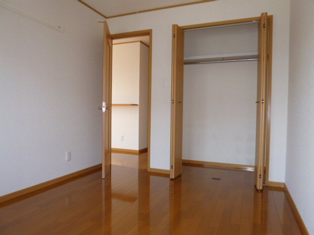 リヴィエールの寝室|６帖