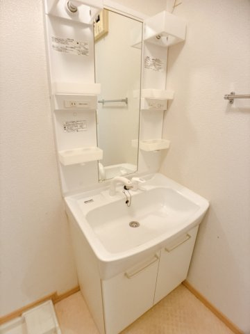 フォーリスト清水の洗面所