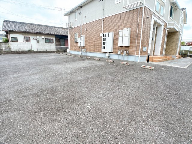 フォーリスト清水の駐車場