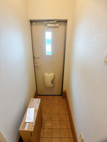フォーリスト清水の玄関