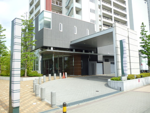 アクアリーナ川崎　ロッソタワー　（川崎市幸区戸手4丁目）のエントランス|毎日通るエントランスはこのようになっています