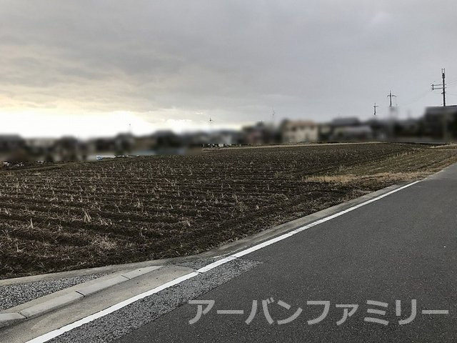 野洲市小南　売土地の前面道路含む現地写真