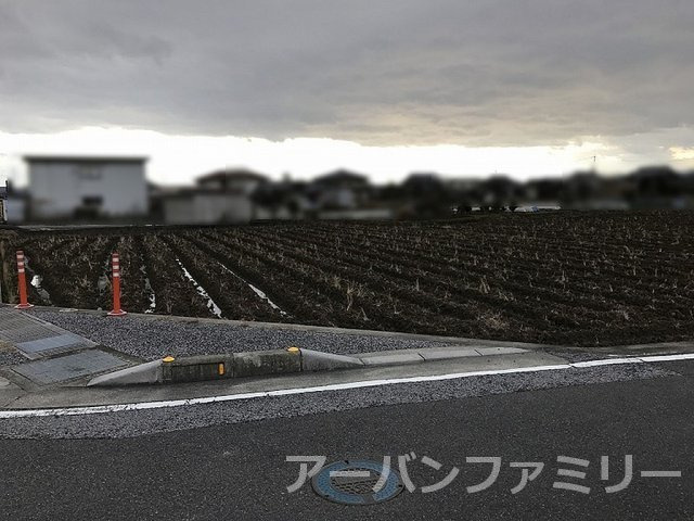 野洲市小南　売土地の前面道路含む現地写真