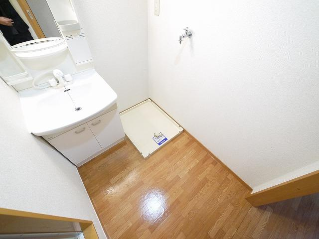 グランディール（北之庄西町）の設備|嬉しい室内洗濯機置き場があります。