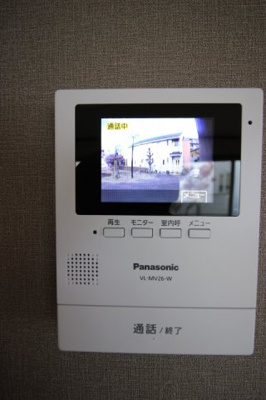 【セキュリティ】 | ロイヤル梅園ガーデン | 録画機能付きTVインターホンで来訪者の確認ができます