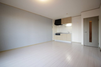 【居間・リビング】 | アルカディアＡ棟 | おしゃれなリビングです