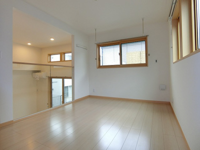 【洋室】 | ベリーナ | 南東向き洋室6帖☆角部屋二面採光のお部屋です！洋室のお部屋は毎日のお手入れもラクラクできちゃいます！