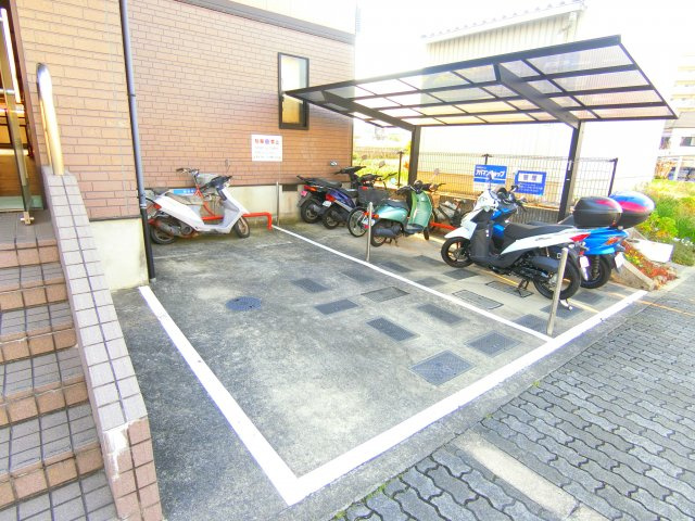 ヒルズ深阪南の駐車場