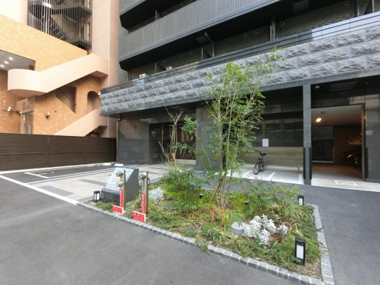 【エントランス】