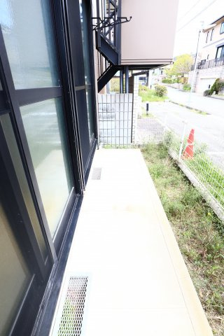 エステート塩屋山手のバルコニー