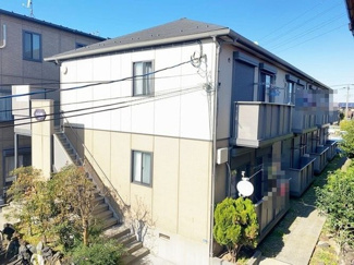 【外観】 | 【積水ハウス施工の賃貸住宅シャーメゾン】「綱島」「日吉」駅にアクセス可能な最寄りバス停より徒歩1分！雨の日の通勤やお出かけもバス利用でスムーズです♪