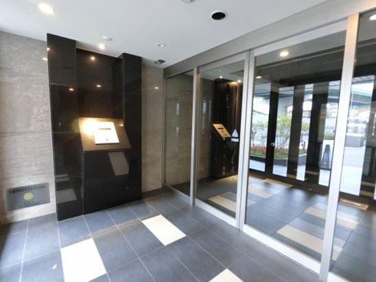 【エントランス】