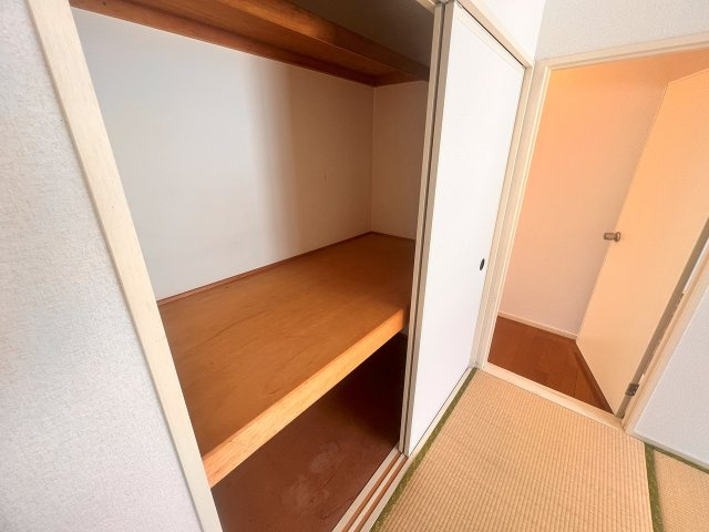 メゾン緑ケ丘の収納|和室にも収納があります