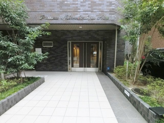 【エントランス】