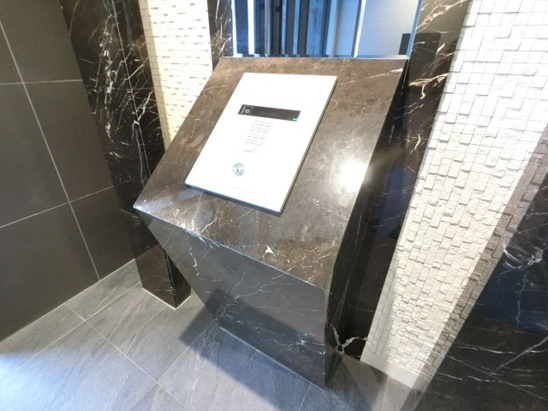 【エントランス】