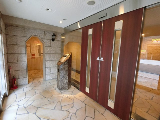 【エントランス】