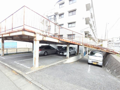 【駐車場】 | サニークレスト湘南八景Ⅲ | 自走式駐車場です。