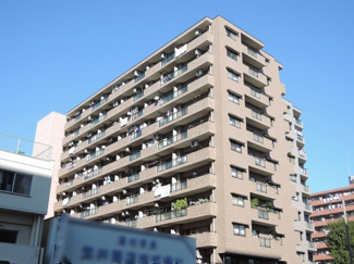 【外観】 | ブルーライン「阪東橋」駅徒歩4分・「吉野町」駅徒歩4分、京急本線「黄金町」駅徒歩5分。
通勤時間の短縮でご家族と過ごす時間を増やす事が出来ます。