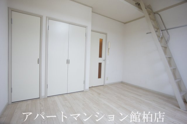 シーザースパレスⅡの居間・リビング