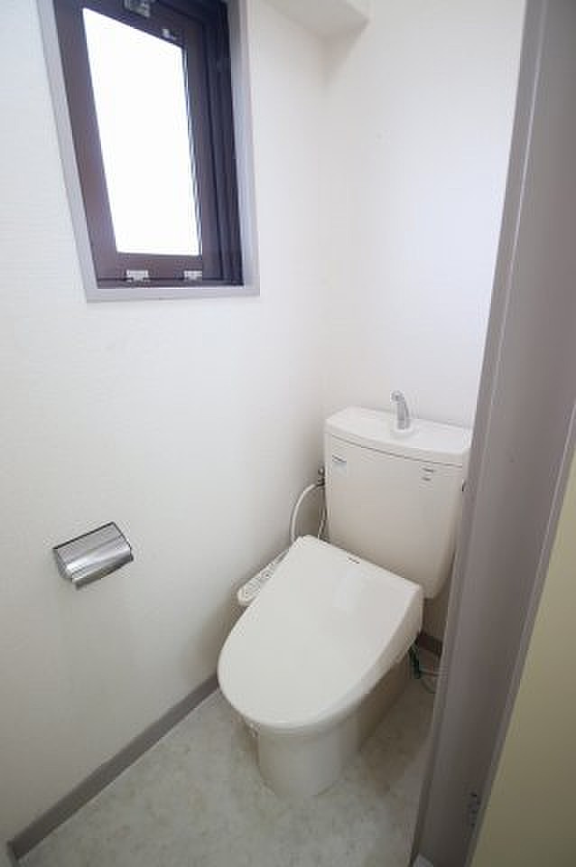 ウイングビル【キャッシュバック対象物件】のトイレ|シンプルで使いやすいトイレです