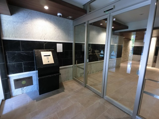 【エントランス】