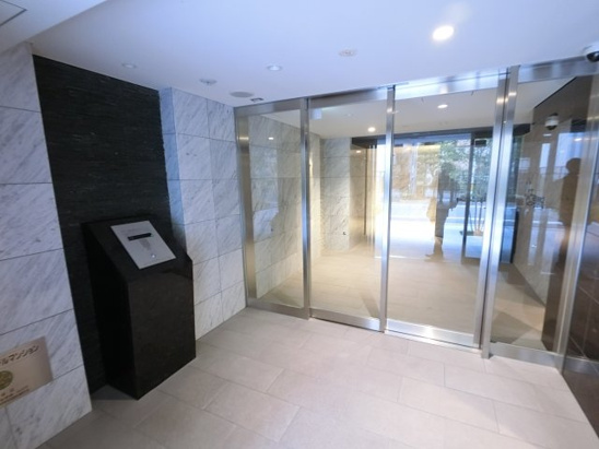 【エントランス】