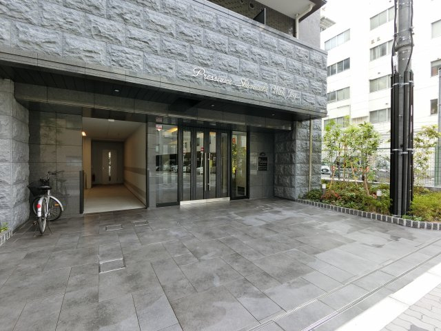 【エントランス】