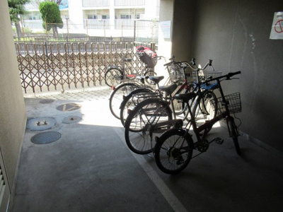 【その他共用部分】 | フォレステージュ長瀬（長瀬賃貸） | 駐輪場です