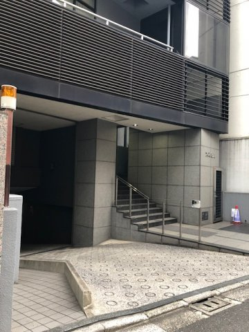 大和ビル（ヤマトビル）のエントランス