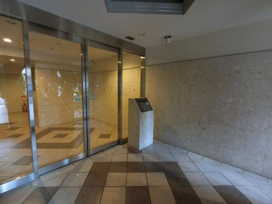 【エントランス】