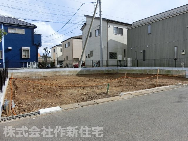 習志野市藤崎３丁目　売地　約３２．８坪　建築条件なしの前面道路含む現地写真