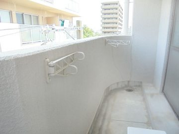 明石ヤングパレスのバルコニー