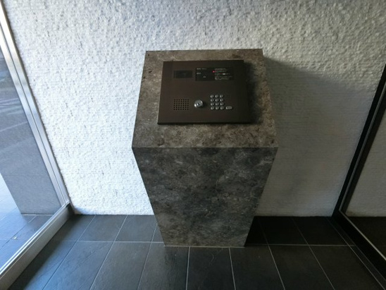 【エントランス】