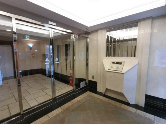 【エントランス】