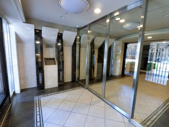 【エントランス】