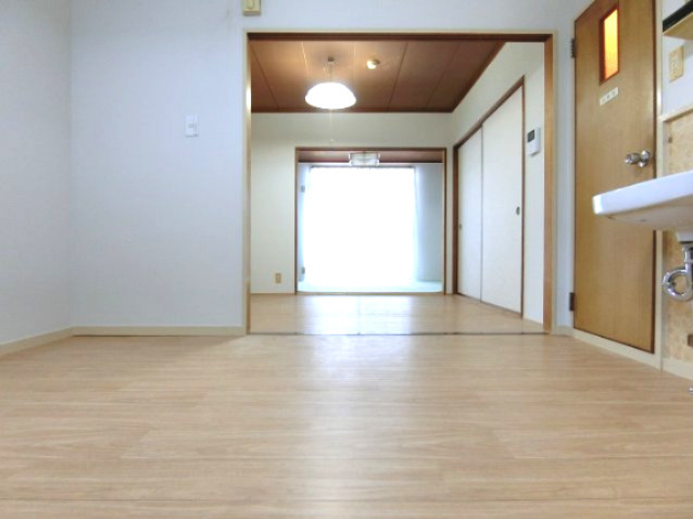 木下ハイツの居間・リビング