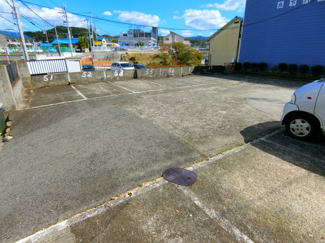 木下ハイツの駐車場