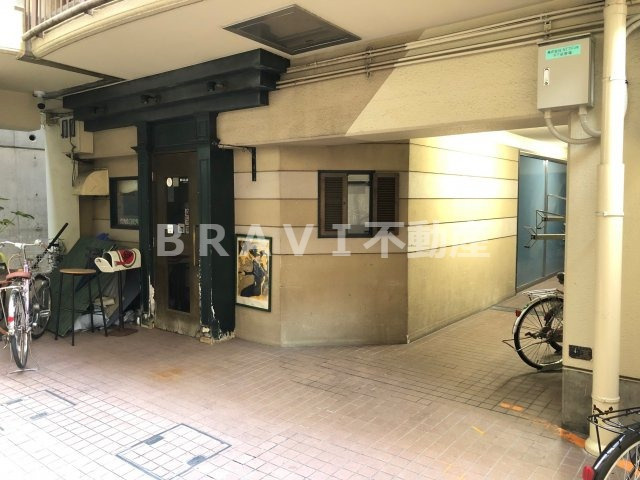 第三双基マンション　BRAVI不動産のエントランス|【第三双基マンション】エントランスです