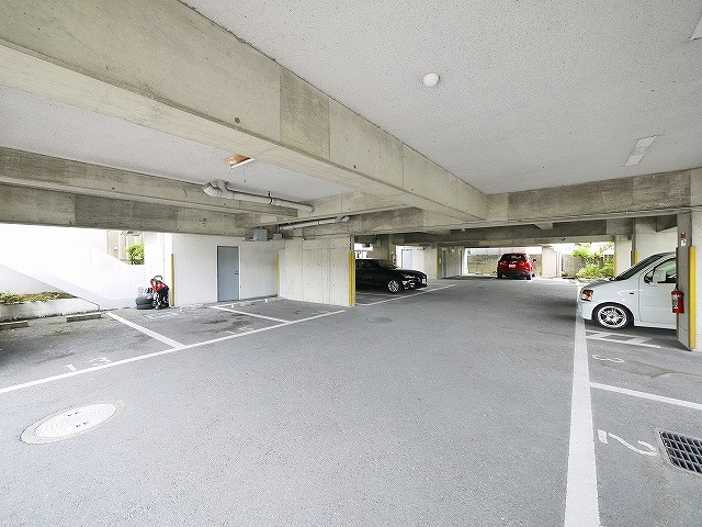 上町グリーンハイツの駐車場|駐車場完備です